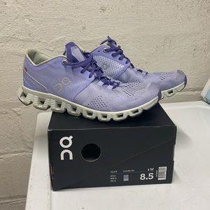 On Cloud X size 8.5